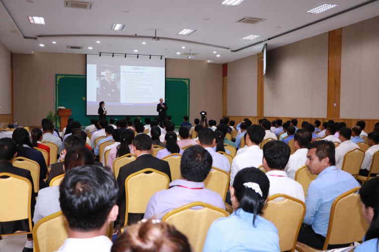 ​គណៈកម្មការ​មូលបត្រ​កម្ពុជា​ ​និង​ក្រុមហ៊ុន​ ខេ​ម​បូ​ឌា​ន​ ដេ​រី​វ៉េ​ទីវ​ អ៊ិ​ច​ឆេង​ ​បាន​បញ្ចប់​សិក្ខាសាលា​ទូទាំង​ខេត្ត​ក្រុង​នៃ​ប្រទេស​កម្ពុជា​ប្រកបដោយ​ភាព​ជោគជ័យ​