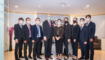 ​ក្រុមហ៊ុន​ ខេ​ម​បូ​ឌា​ន​ ដេ​រី​វ៉េ​ទីវ​ អ៊ិ​ច​ឆេង​ ​ទទួលស្វាគមន៍​ដំណើរ​ទស្សនកិច្ច​របស់​ ​L​uk​f​ook ​Jewel​l​e​r​y​ ​Cam​bo​d​i​a​ ​ដើម្បី​ផ្សារភ្ជាប់​កិច្ច​សហប្រតិបត្តិការ​សម្រាប់​ការ​អភិវឌ្ឍ​ទី​ផ្សារ​លោហធាតុ​មាន​តម្លៃ​