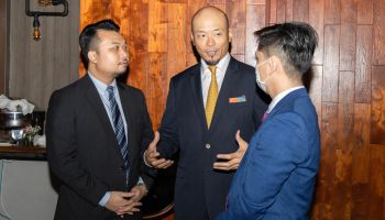 ​ក្រុមហ៊ុន​ ខេ​ម​បូ​ឌា​ន​ ដេ​រី​វ៉េ​ទីវ​ អ៊ិ​ច​ឆេង​ ​រៀបចំ​រាត្រី​ ​Non-​Farm​ ​Pay​roll​s ​និង​ការ​ប្រកួត​ជួញ​ដូរ​ ​ដើម្បី​បន្ត​លើក​ក​ម្ពស់​ទី​ផ្សារ​ឧបករណ៍​និស្សន្ទ​នៅ​កម្ពុជា​